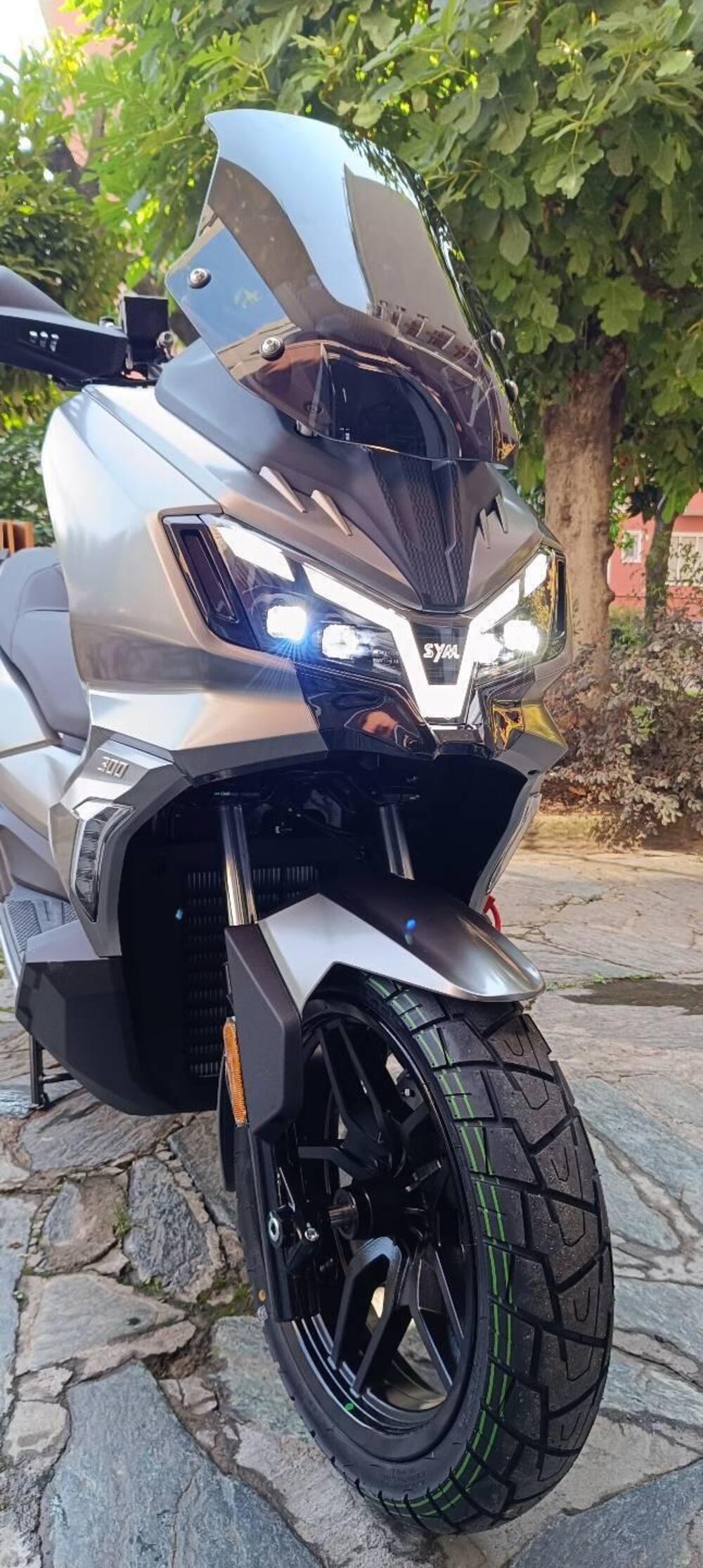 Sym ADX 300 (2024 - 26)