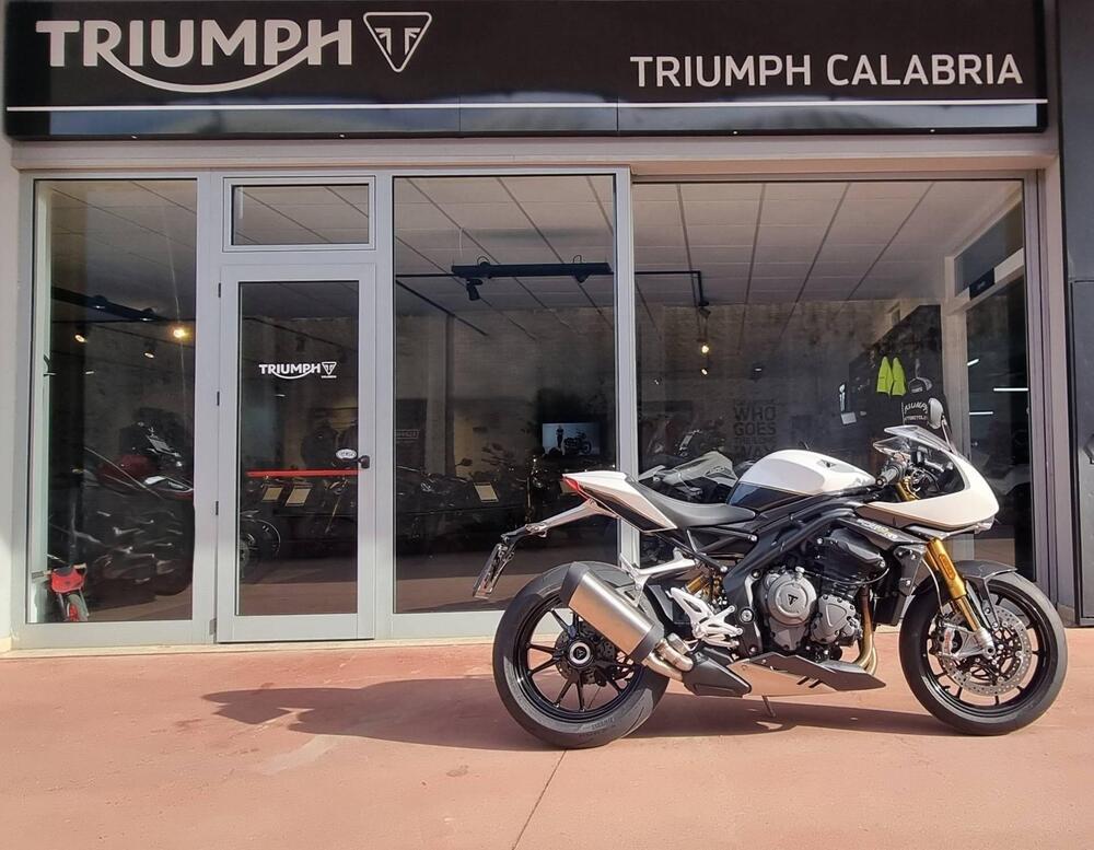 Triumph Speed Triple 1200 RR (2022 - 26) (2)