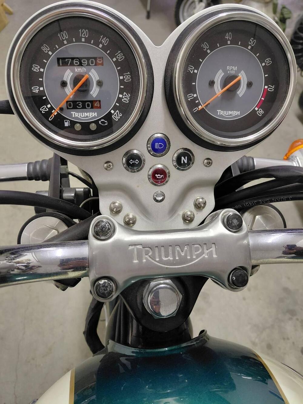 Triumph Bonneville T100 (2008 - 16) (5)
