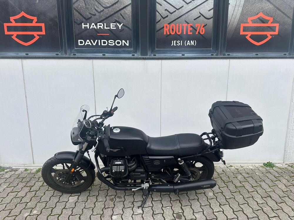 Moto Guzzi V7 III Stone (2017 - 20) (9)