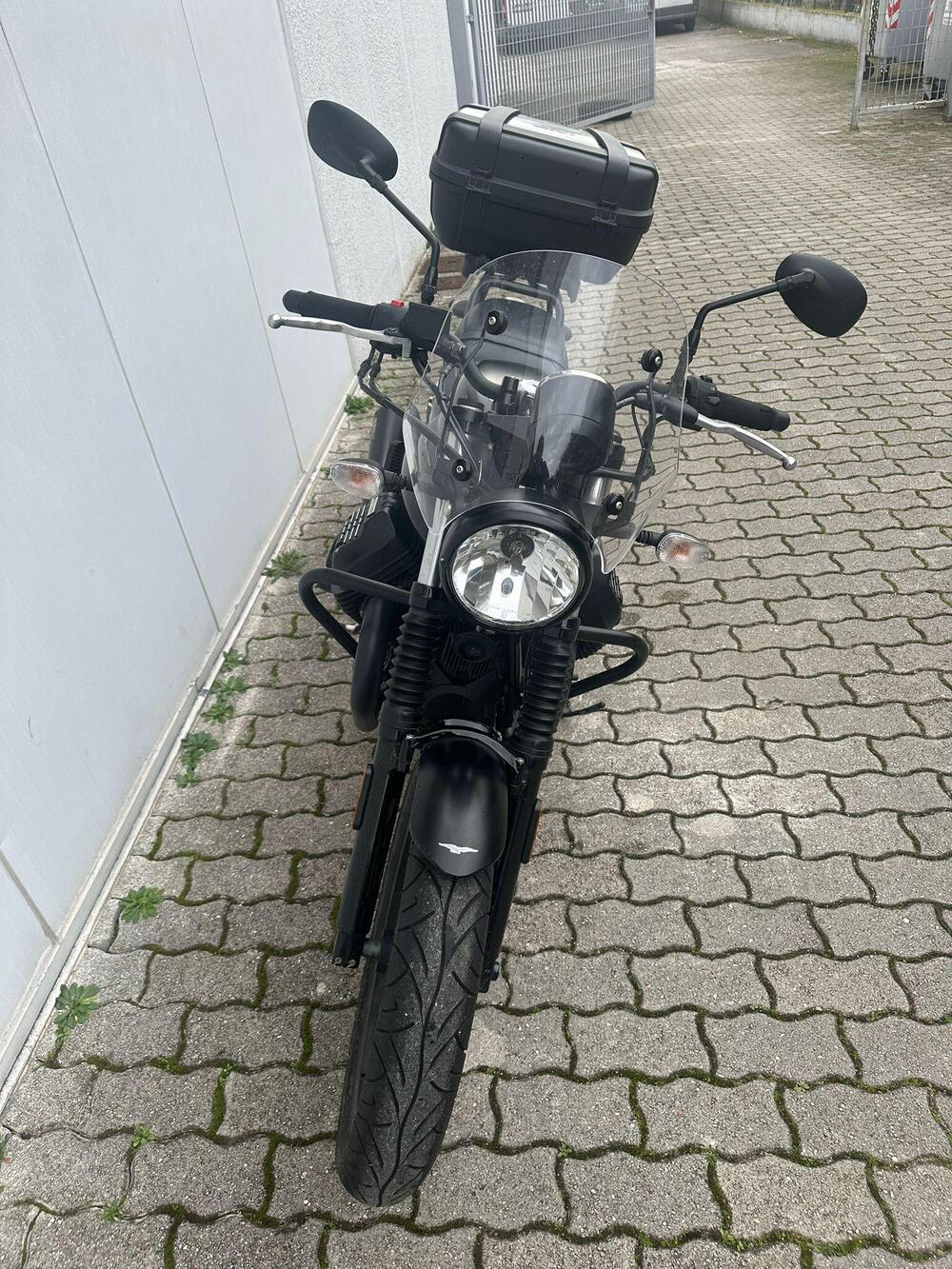 Moto Guzzi V7 III Stone (2017 - 20) (10)