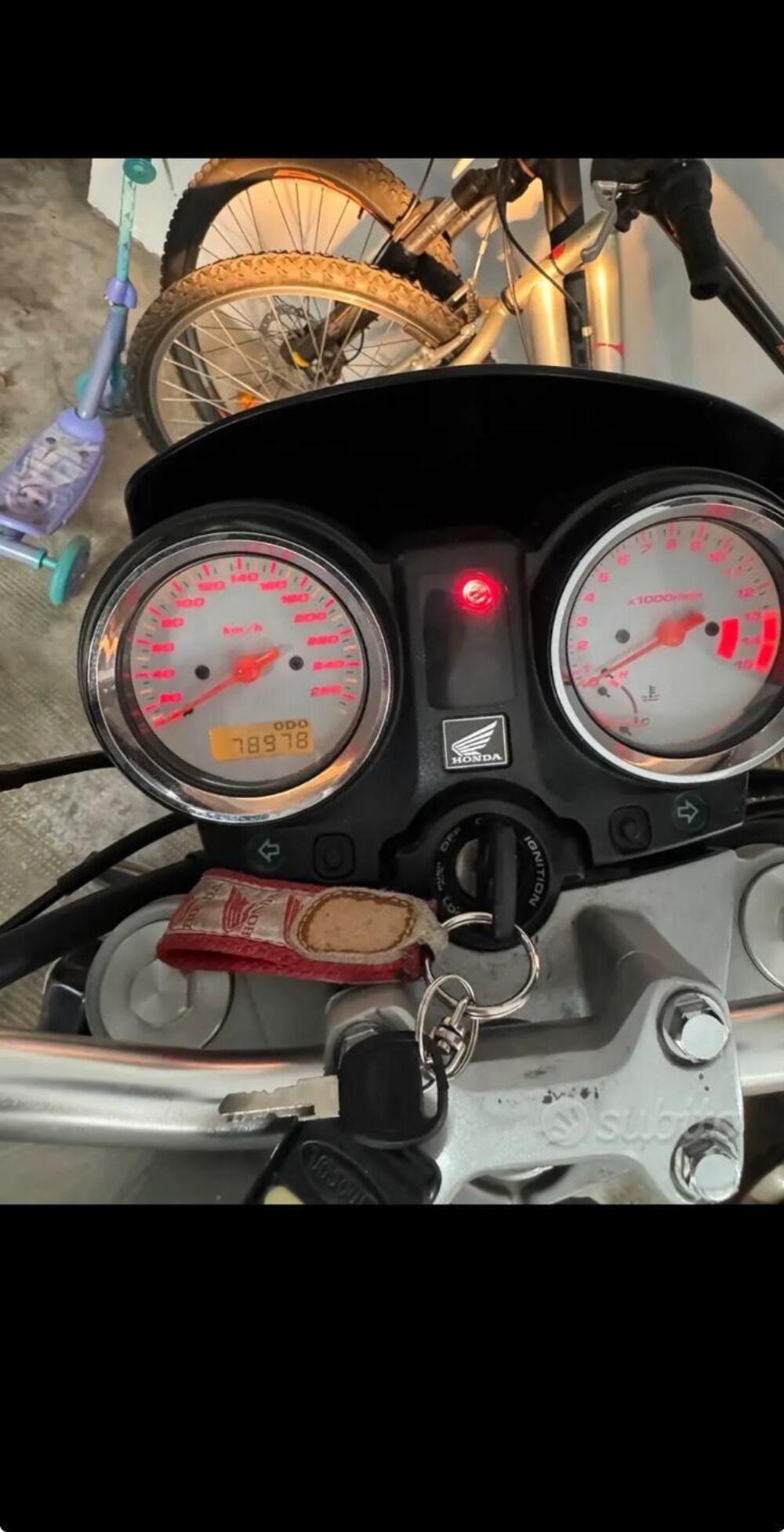 Honda Hornet 600 (2003 - 04) (6)