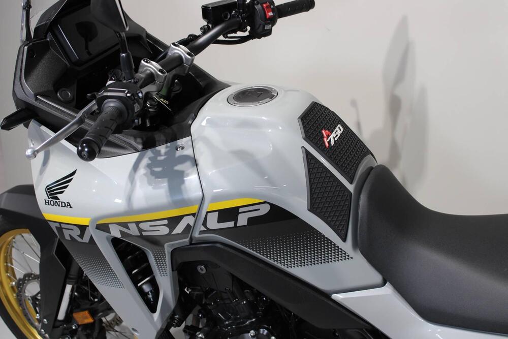 Honda Transalp XL750 (2025) (4)