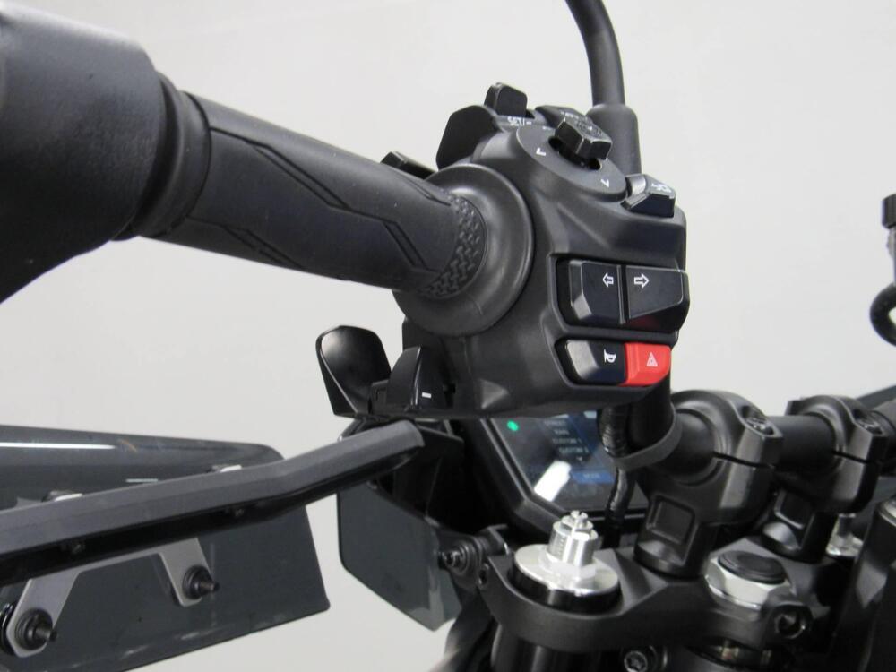 Yamaha MT-09 Y-AMT (2024 - 26) (11)