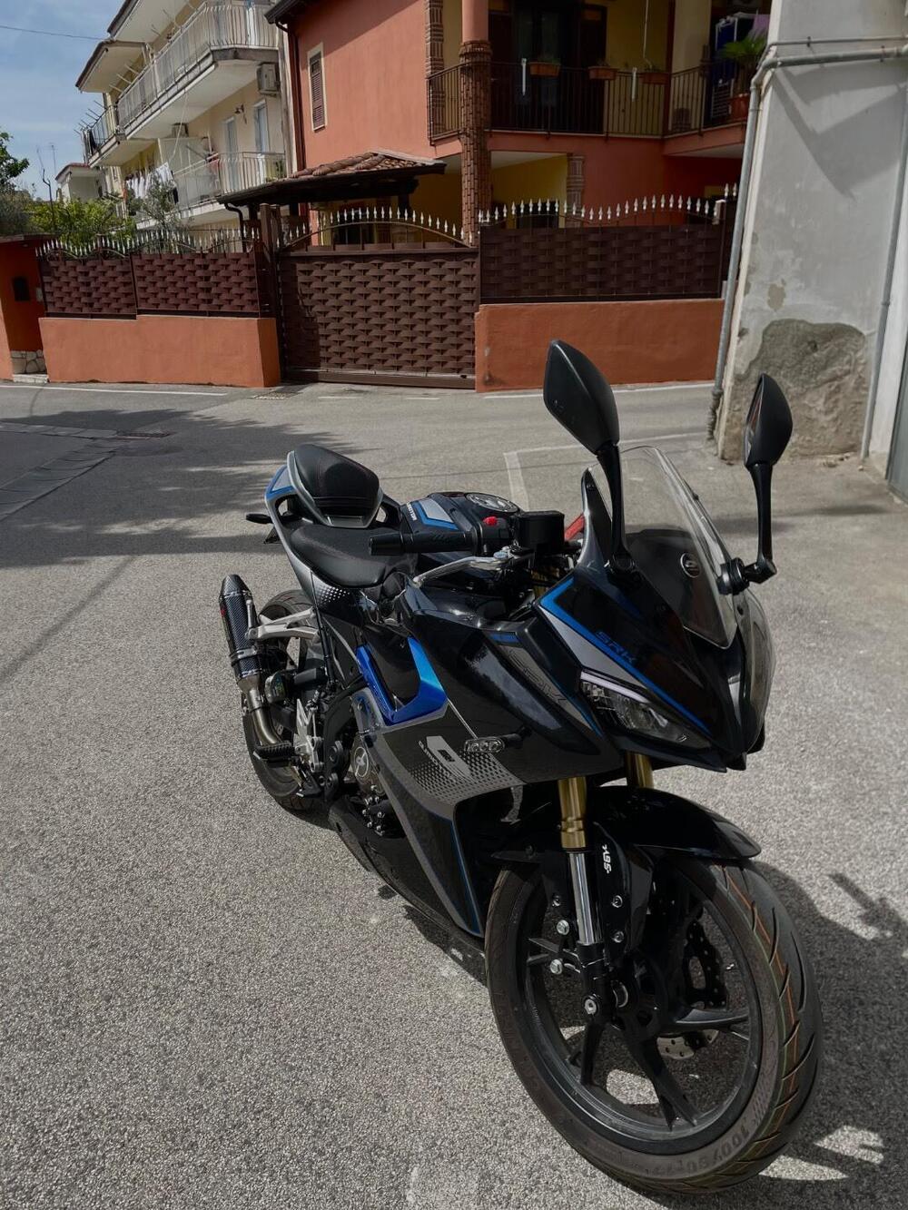 QJ Motor SRK 125 R (2024) (3)