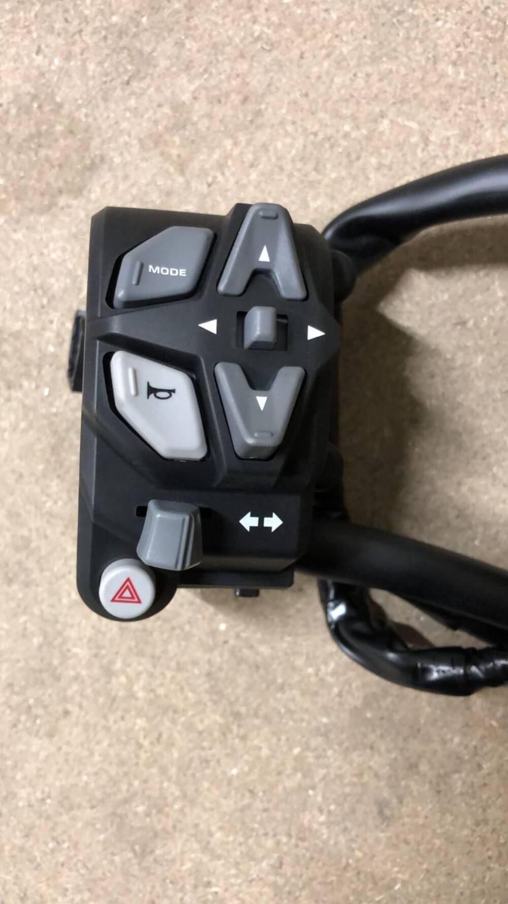 PULSANTIERA SINISTRA PER HONDA CBR 1000 RR-R CODIC