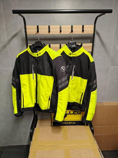 4 giacche BMW