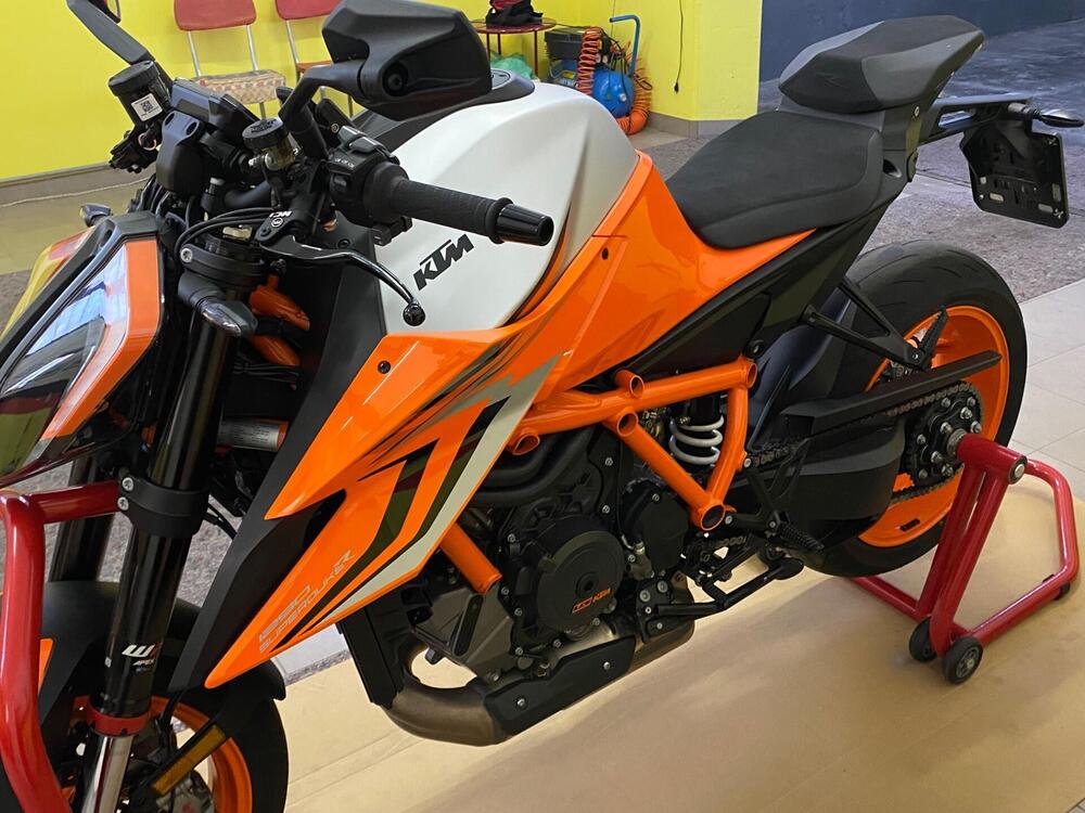 KTM 1290 Super Duke R (2022 - 23) (2)