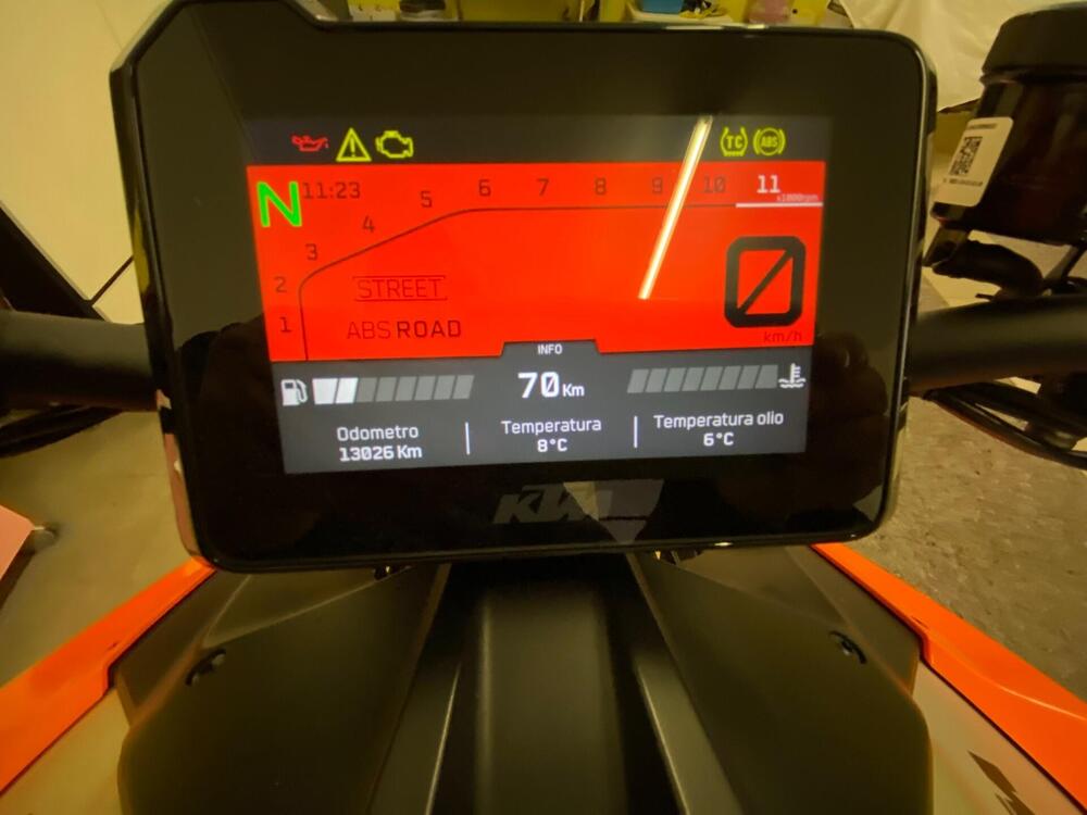 KTM 1290 Super Duke R (2022 - 23) (6)