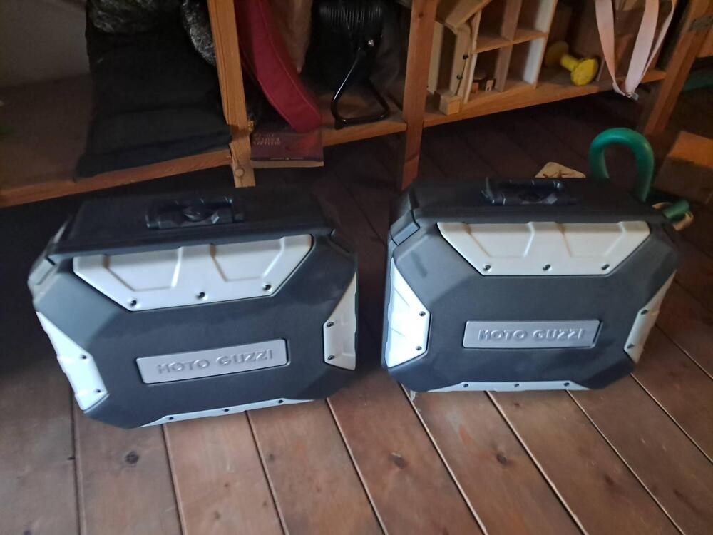 Moto Guzzi V85 TT (2019 - 20) (5)