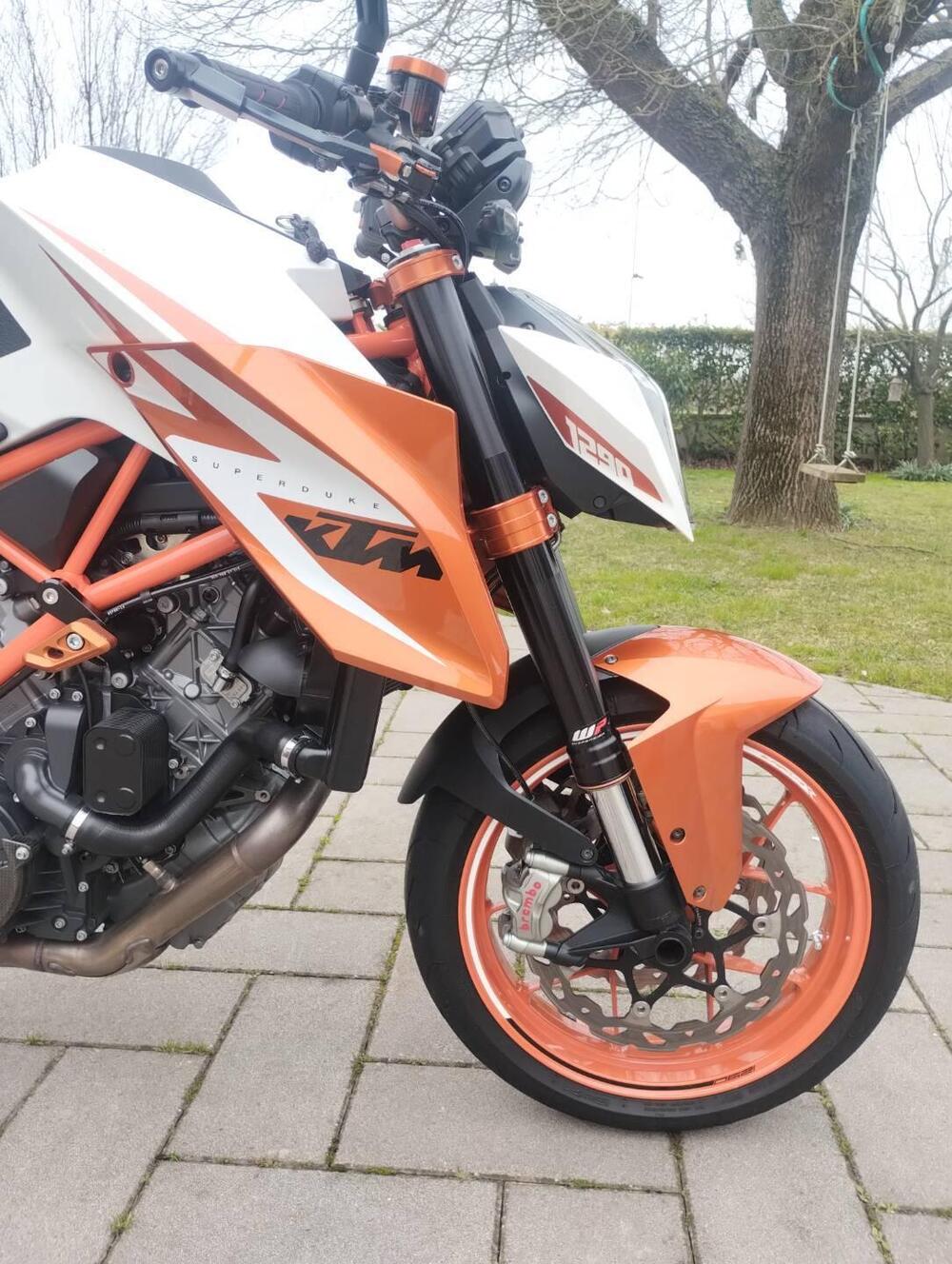 KTM 1290 Super Duke R SE ABS (2016) (17)