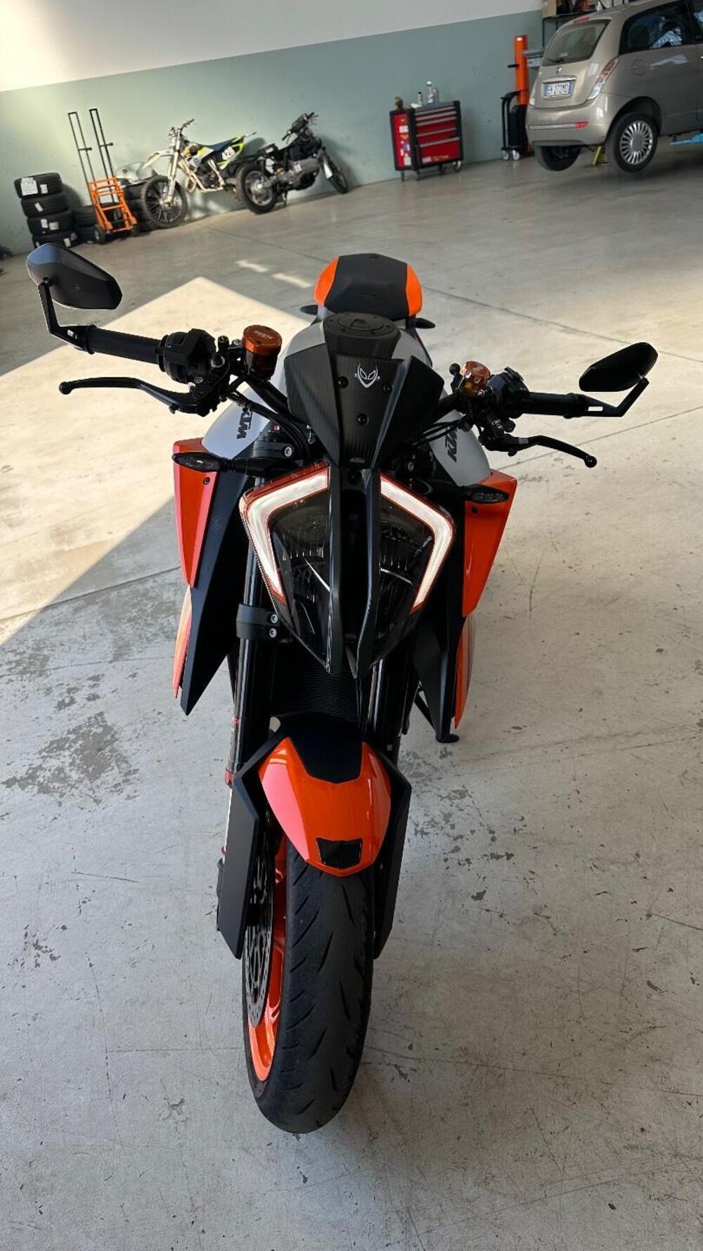 KTM 1290 Super Duke R (2022 - 23) (2)