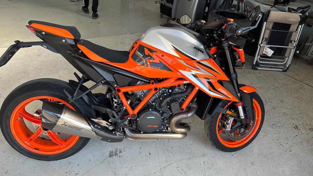 KTM 1290 Super Duke R (2022 - 23) (3)