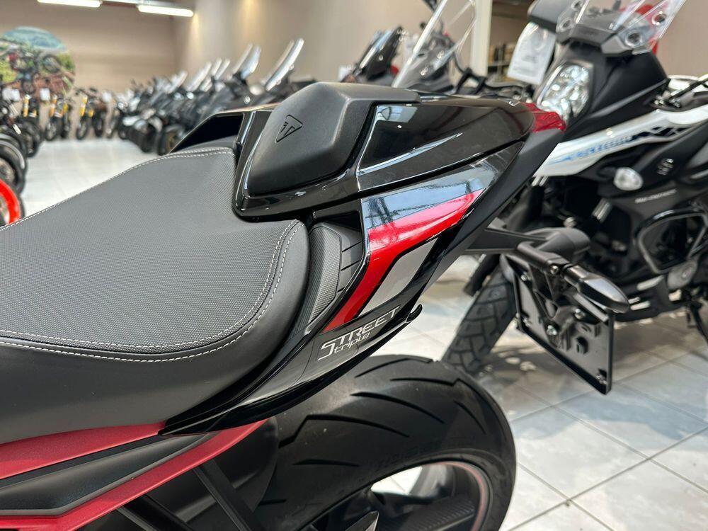 Triumph Street Triple R (2020 - 22) (4)