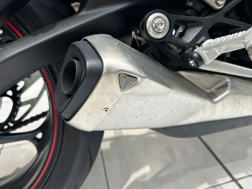 Triumph Street Triple R (2020 - 22) (5)
