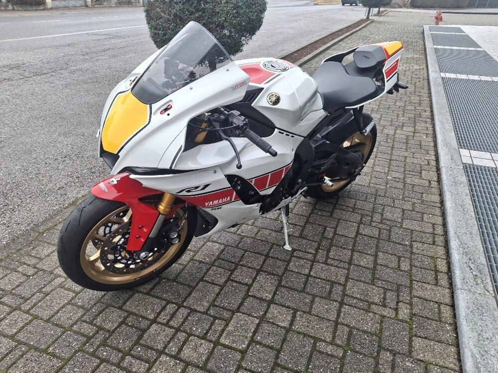 Yamaha YZF R1 World GP 60th Anniversary (2022 - 23) (4)