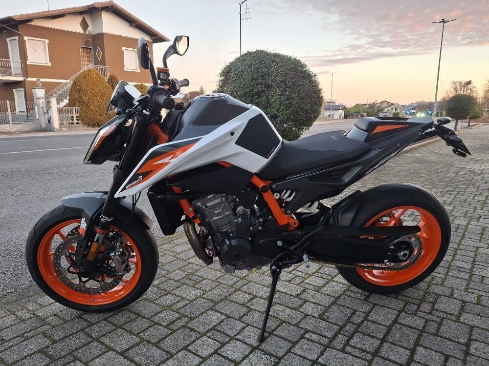 KTM 890 Duke R (2021) (8)