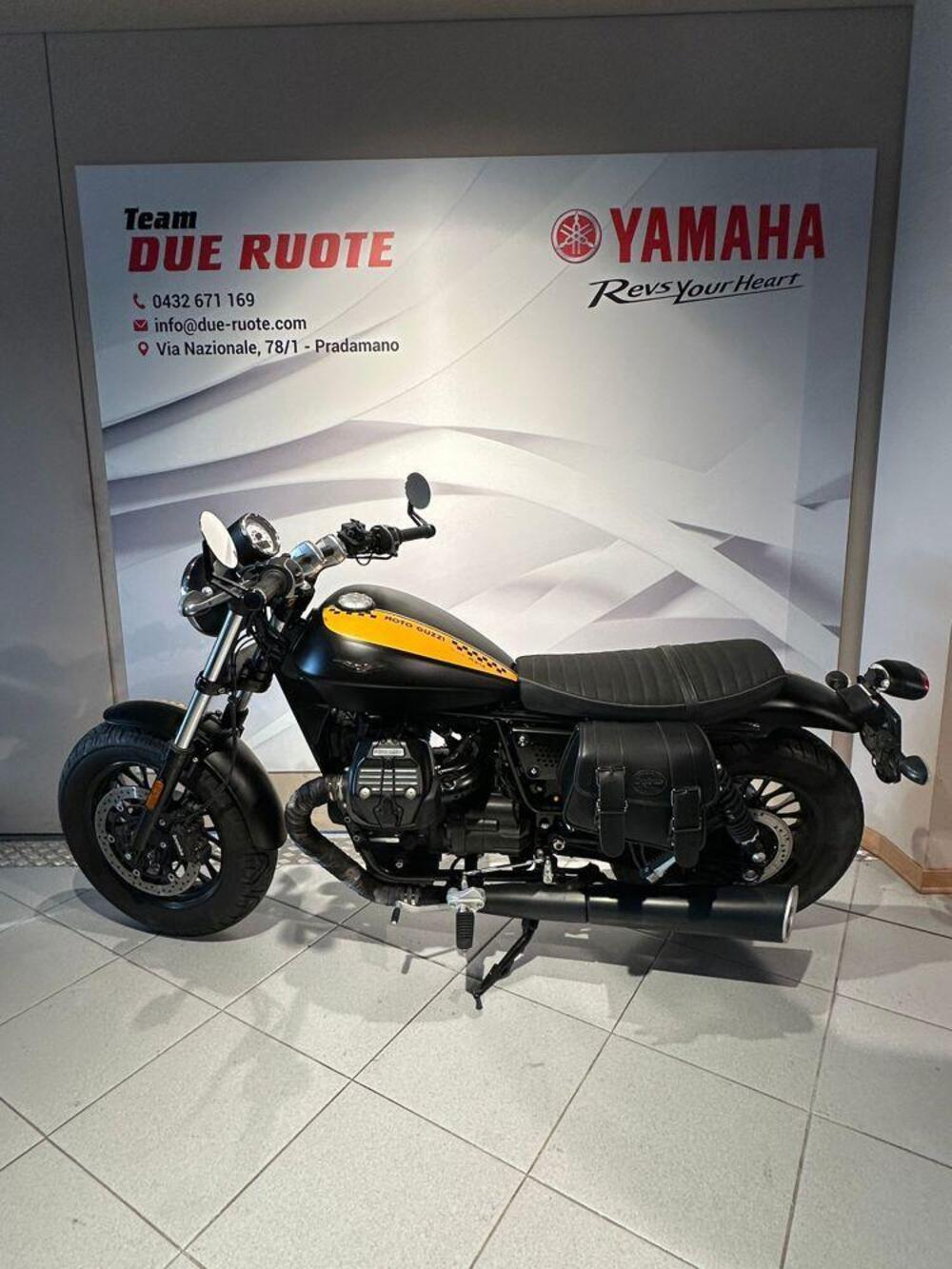 Moto Guzzi V9 Bobber (2016 - 18) (4)