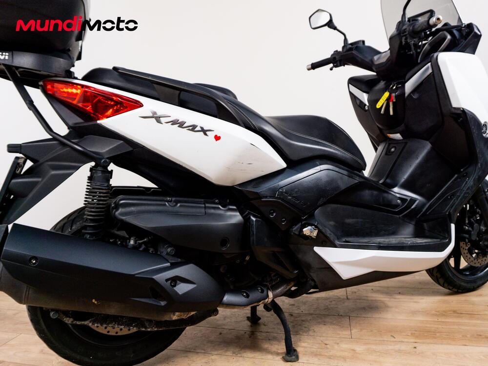 Yamaha X-Max 400 Iron Max ABS (2016) (4)