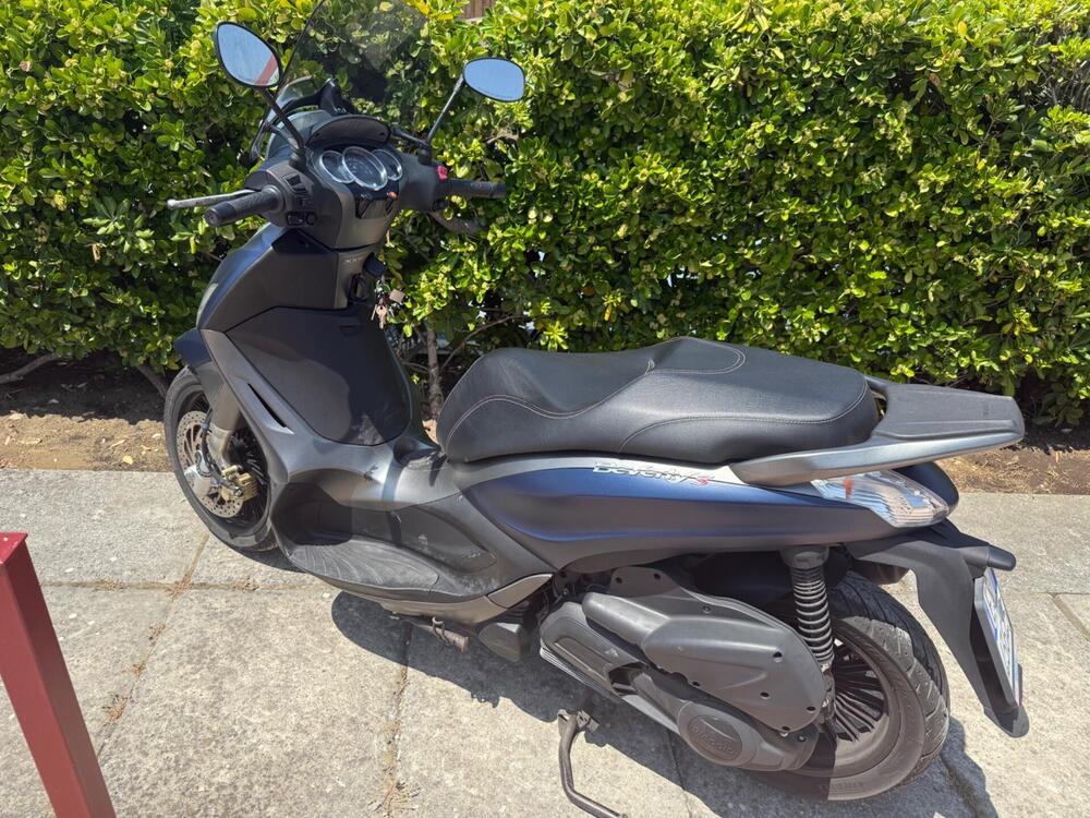 Piaggio Beverly 300 i.e. ABS-ASR (2016 - 20) (3)