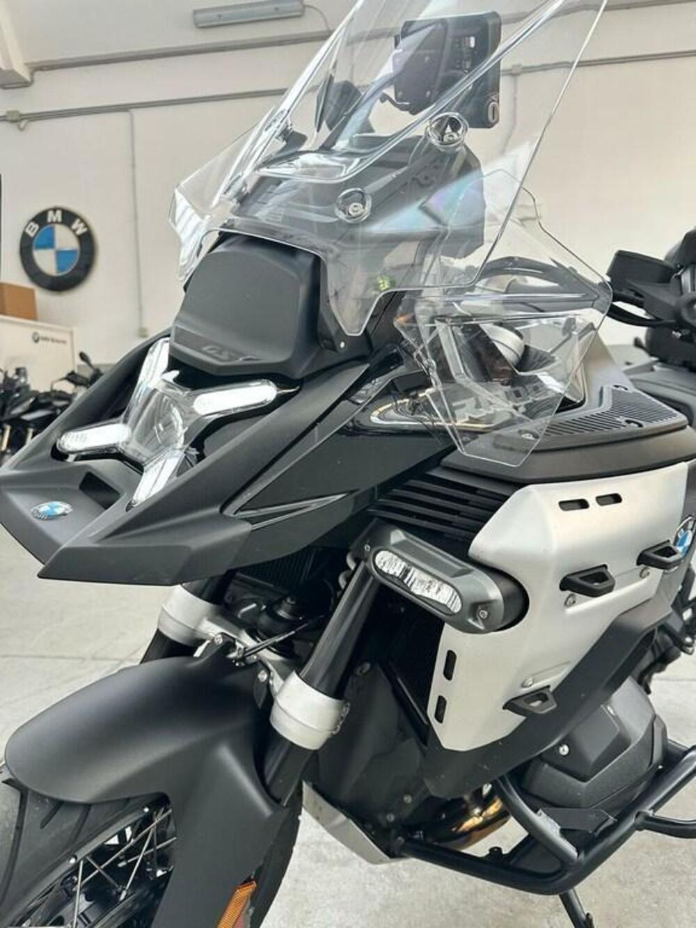 Bmw R 1300 GS Adventure Triple Black (2025 - 26) (3)
