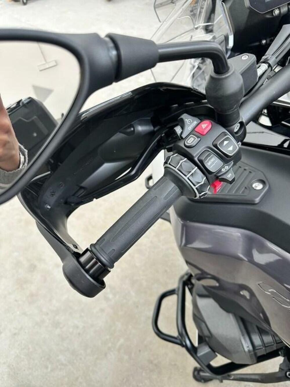 Bmw R 1300 GS Adventure Triple Black (2025 - 26) (8)