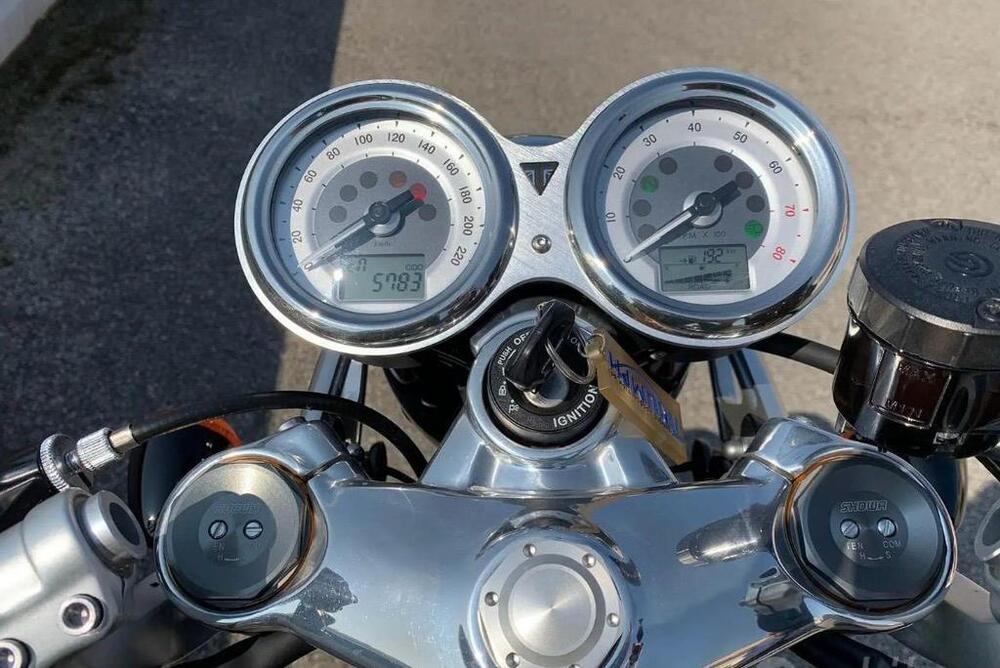 Triumph Thruxton 1200 R (2017 - 20) (3)