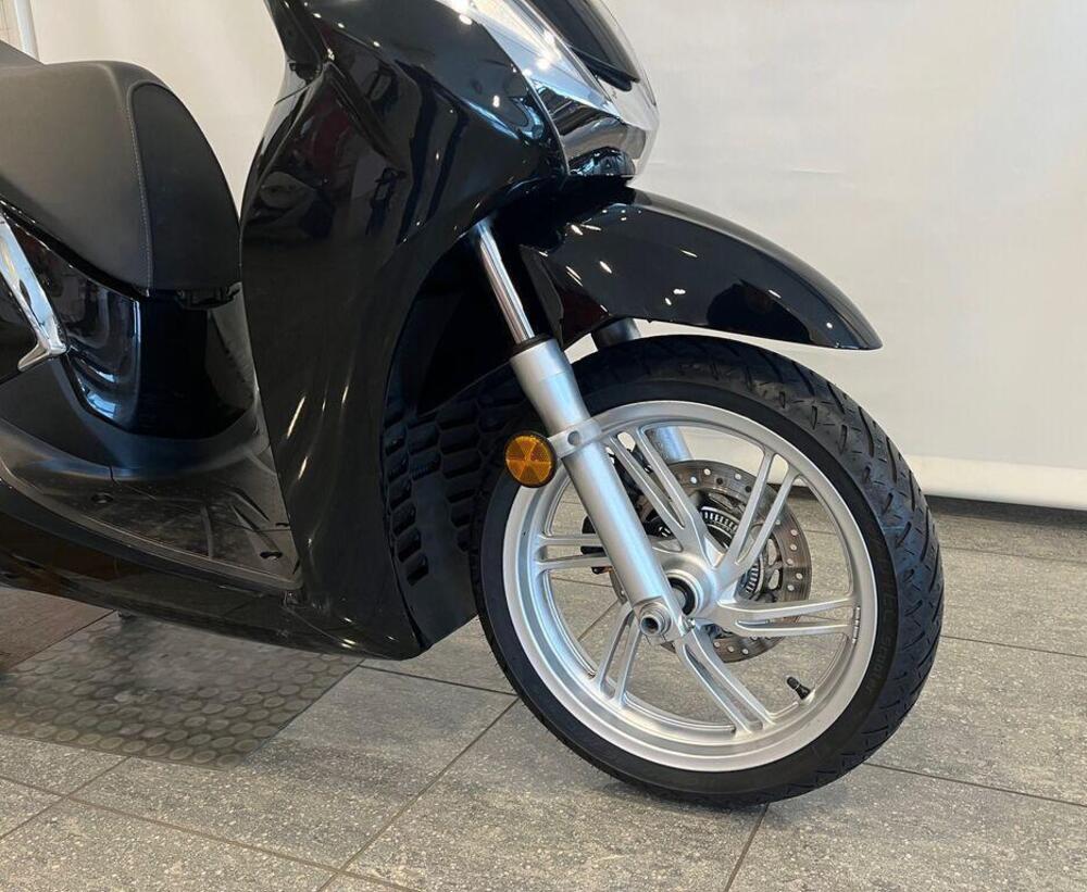 Honda SH 300 i ABS (2016 - 20) (3)