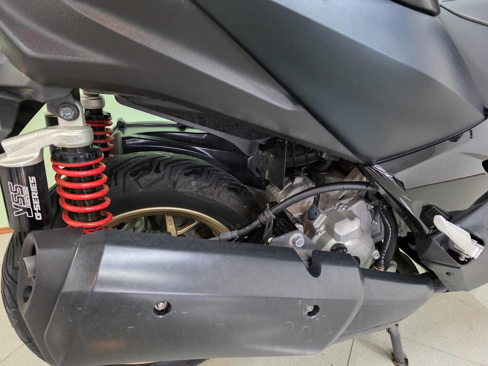 Yamaha X-Max 300 (2021 - 24) (5)