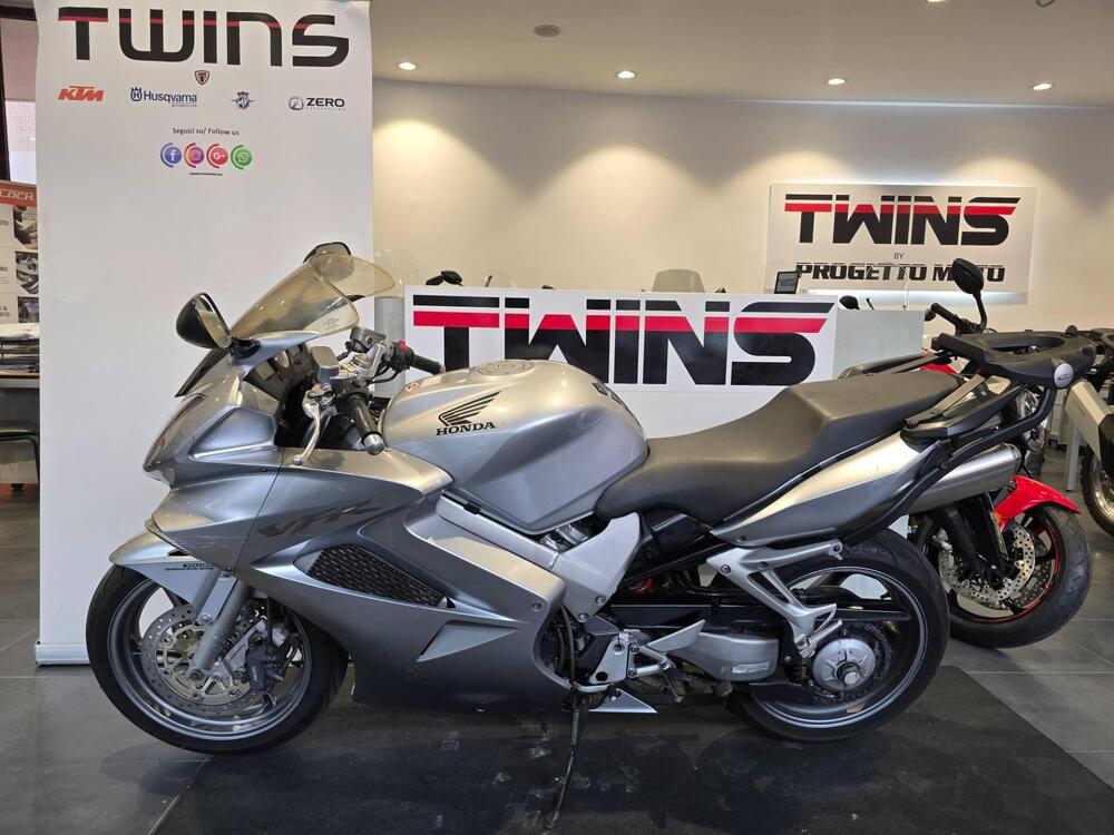 Honda VFR 800 ABS (2002 - 06) (5)