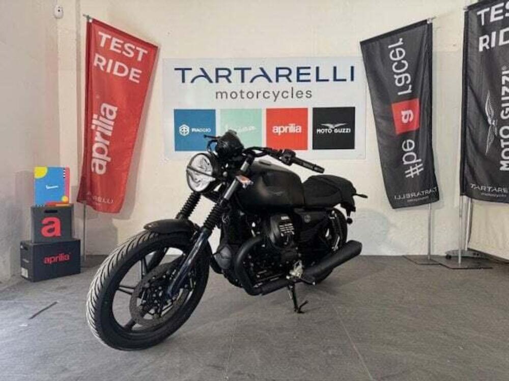Moto Guzzi V7 Stone (2025 - 26)