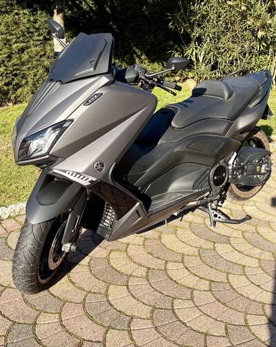 Yamaha T-Max 530 (2015 - 16) usata