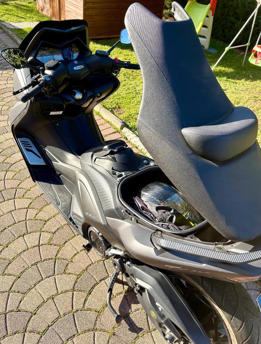 Yamaha T-Max 530 (2015 - 16) (7)