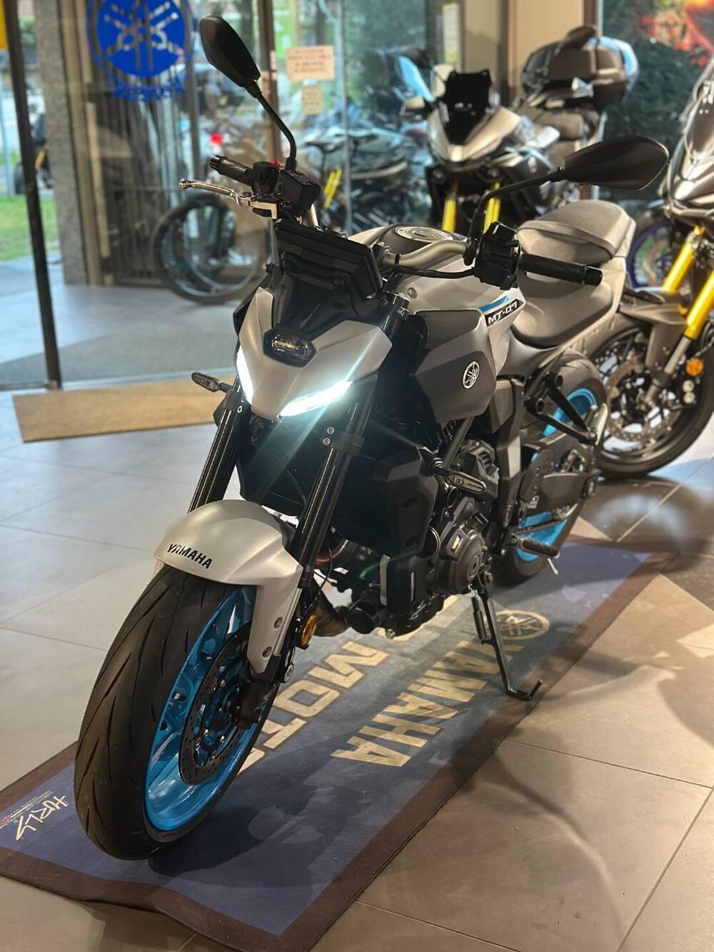 Yamaha MT-07 Y-AMT (2025 - 26) (4)