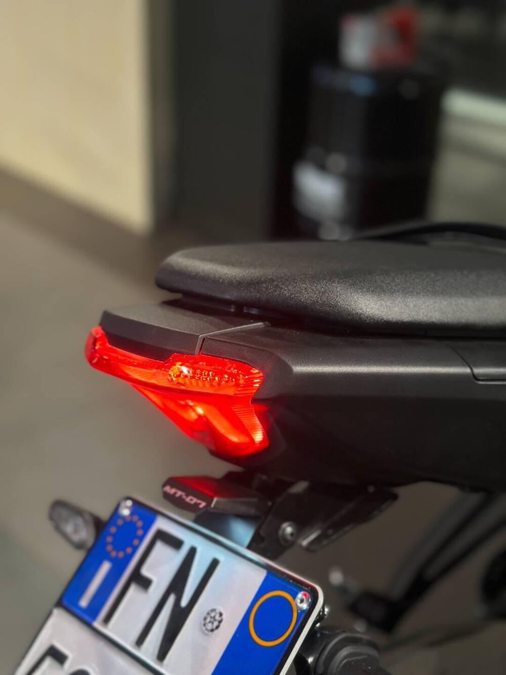 Yamaha MT-07 Y-AMT (2025 - 26) (6)