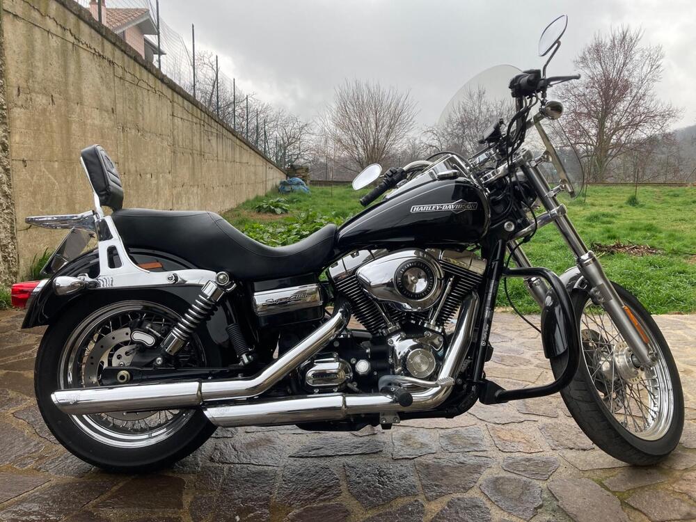 Harley-Davidson 1584 Super Glide Custom (2008 - 13) - FXDC