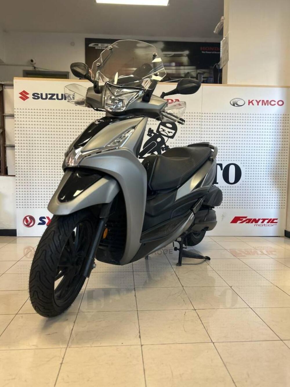 Kymco Agility 300i (2021 - 25) (3)
