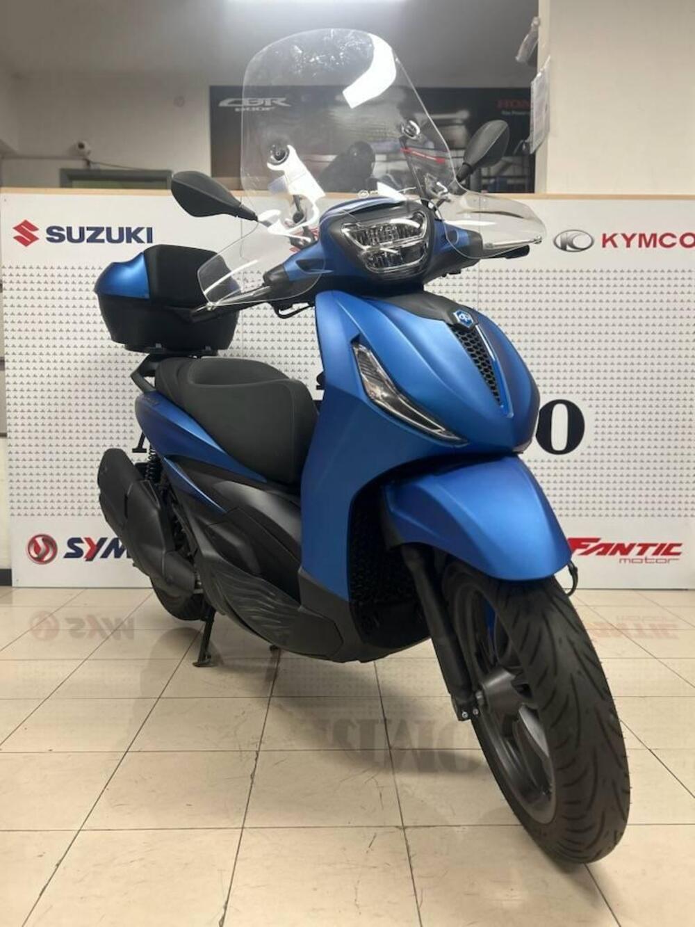 Piaggio Beverly 400 (2025 - 26) (2)