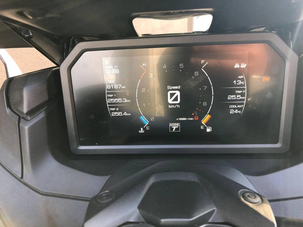 Yamaha T-Max 560 Tech Max (2022 - 24) (5)