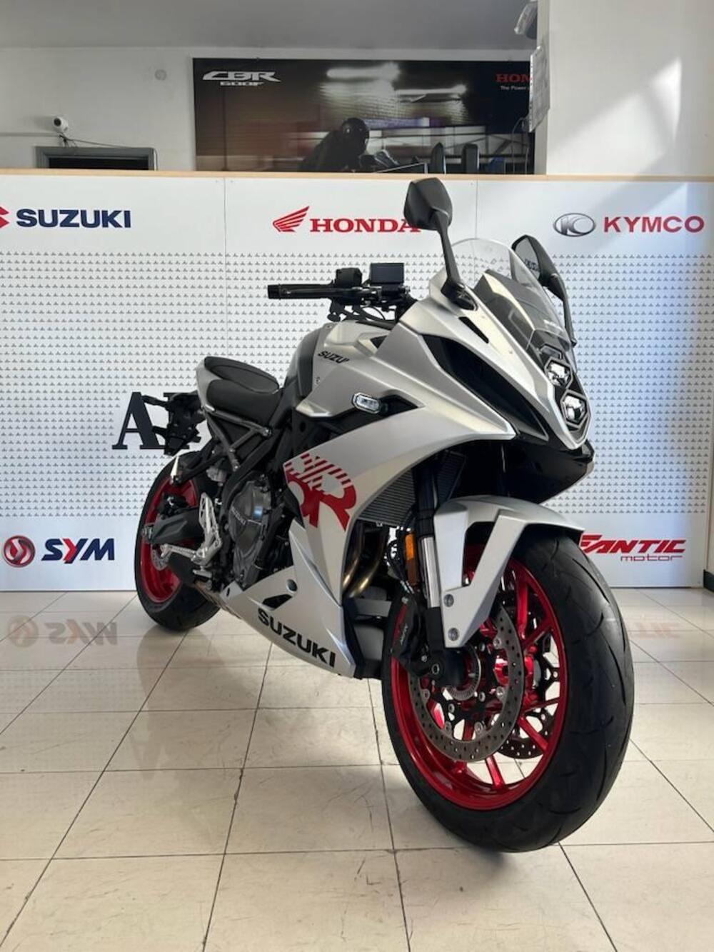 Suzuki GSX-8R (2024 - 26) (3)