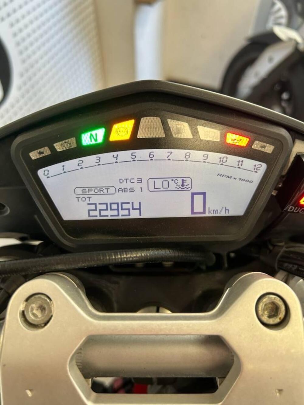 Ducati Hypermotard 821 (2013 - 15) (10)