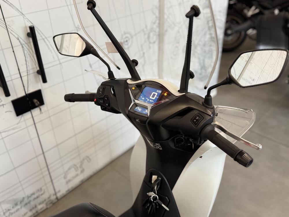 Honda SH 150i Sport (2024 - 25) (8)