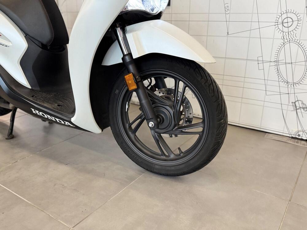 Honda SH 150i Sport (2024 - 25) (9)