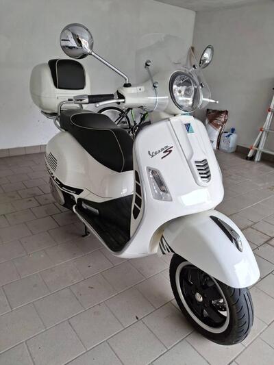 Vespa GTS 300 Super (2008 - 16) usata