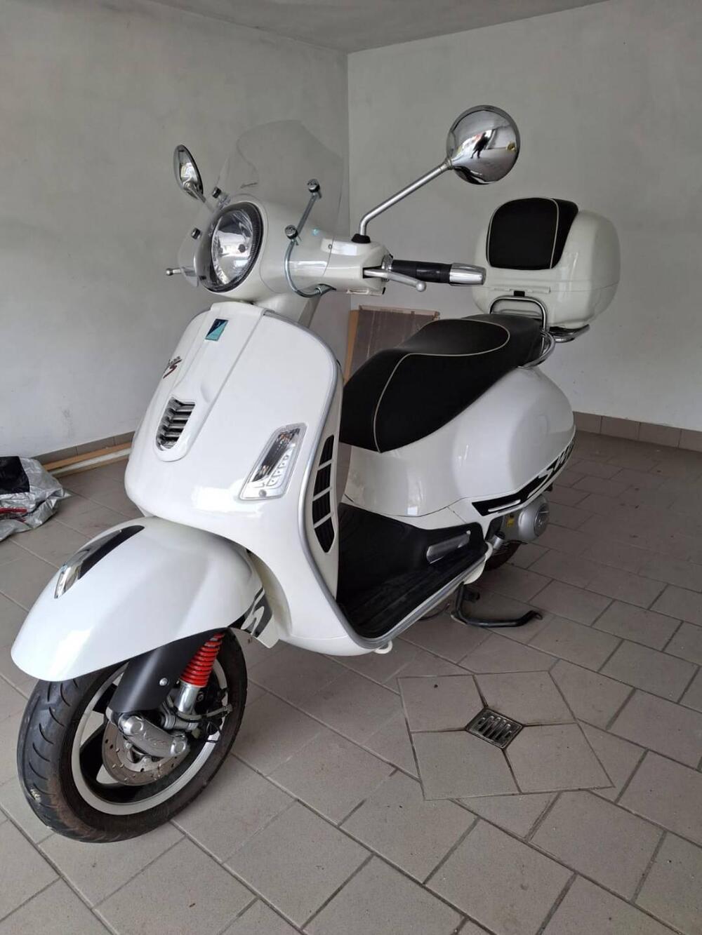 Vespa GTS 300 Super (2008 - 16) (4)
