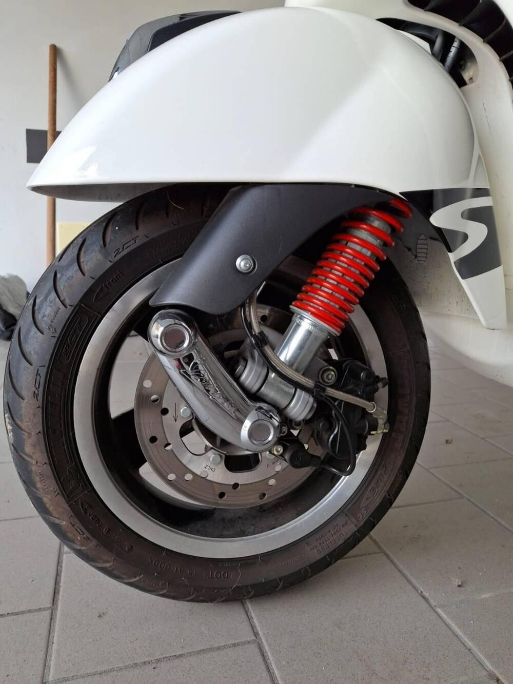 Vespa GTS 300 Super (2008 - 16) (5)