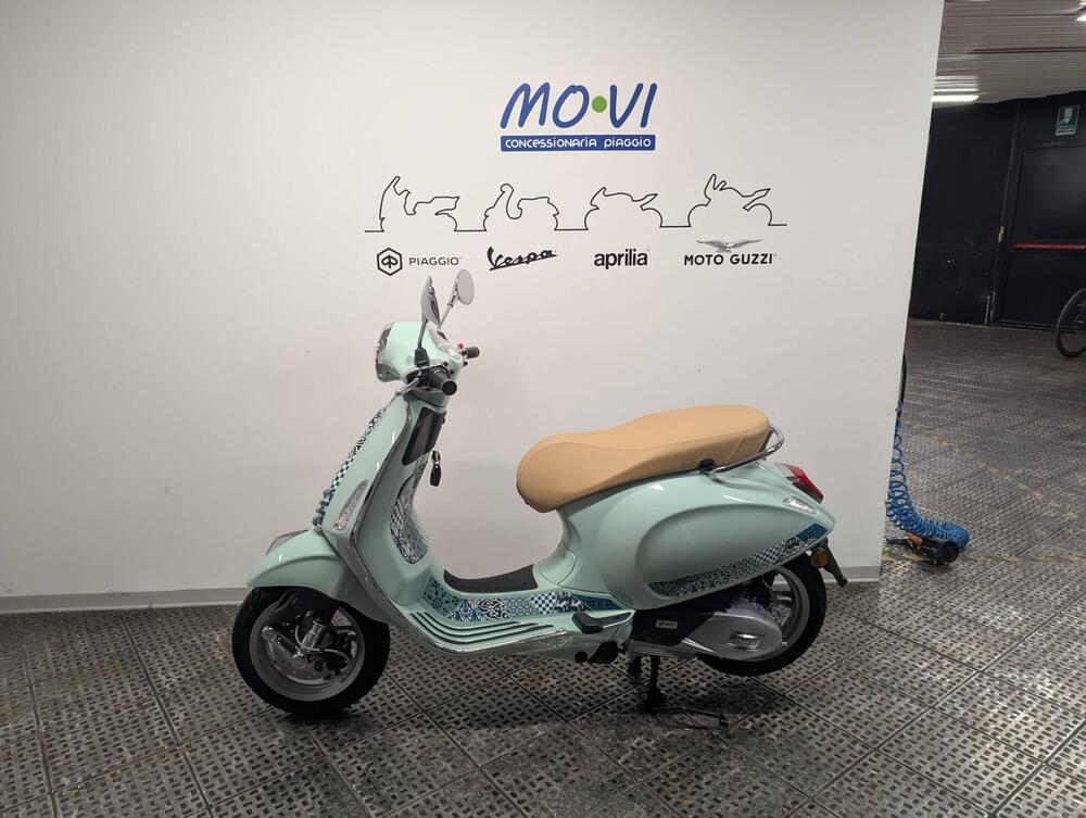 Vespa Primavera 125 Batik (2024 - 26) (2)