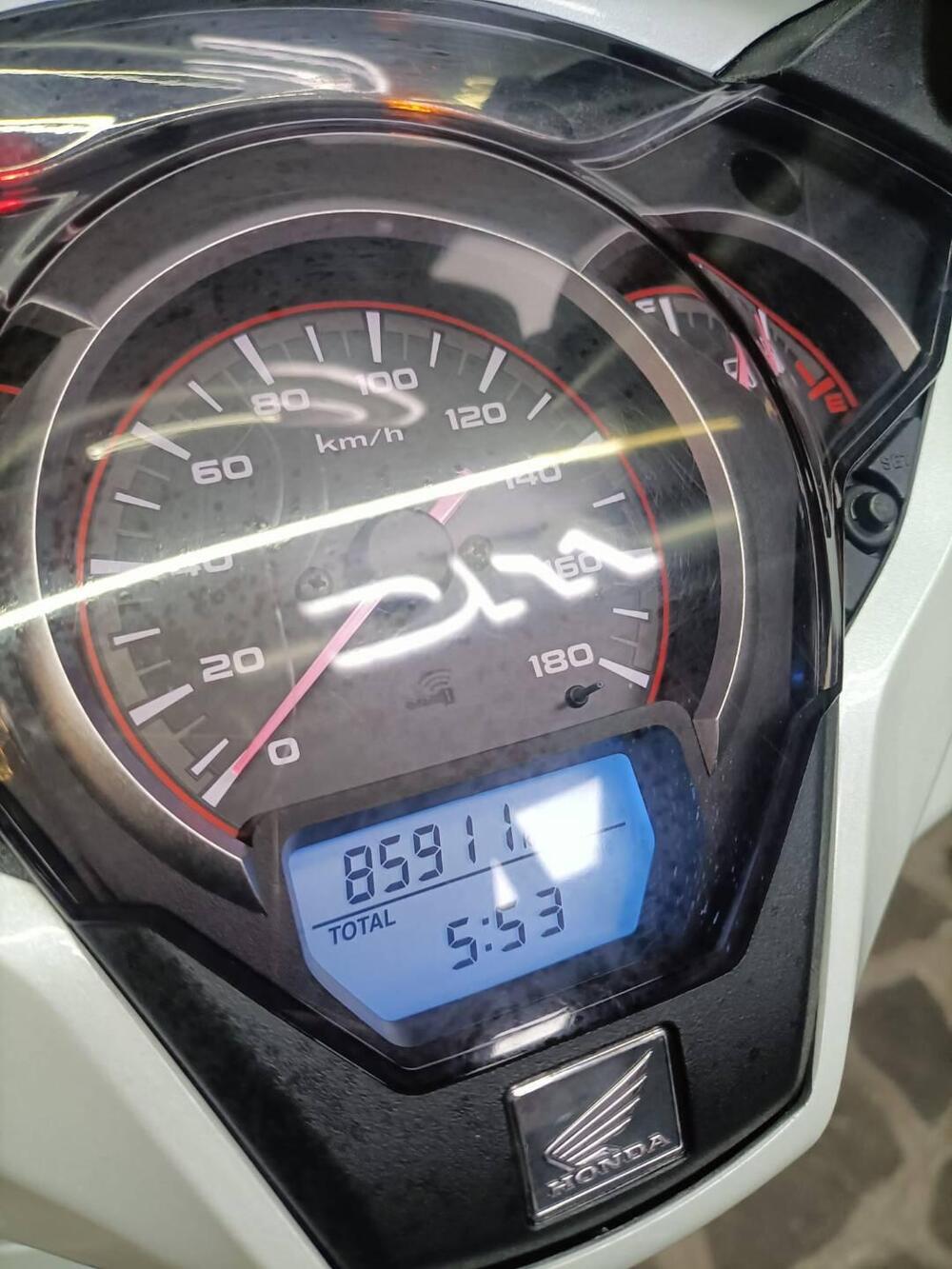 Honda SH 300 i ABS (2016 - 20) (8)