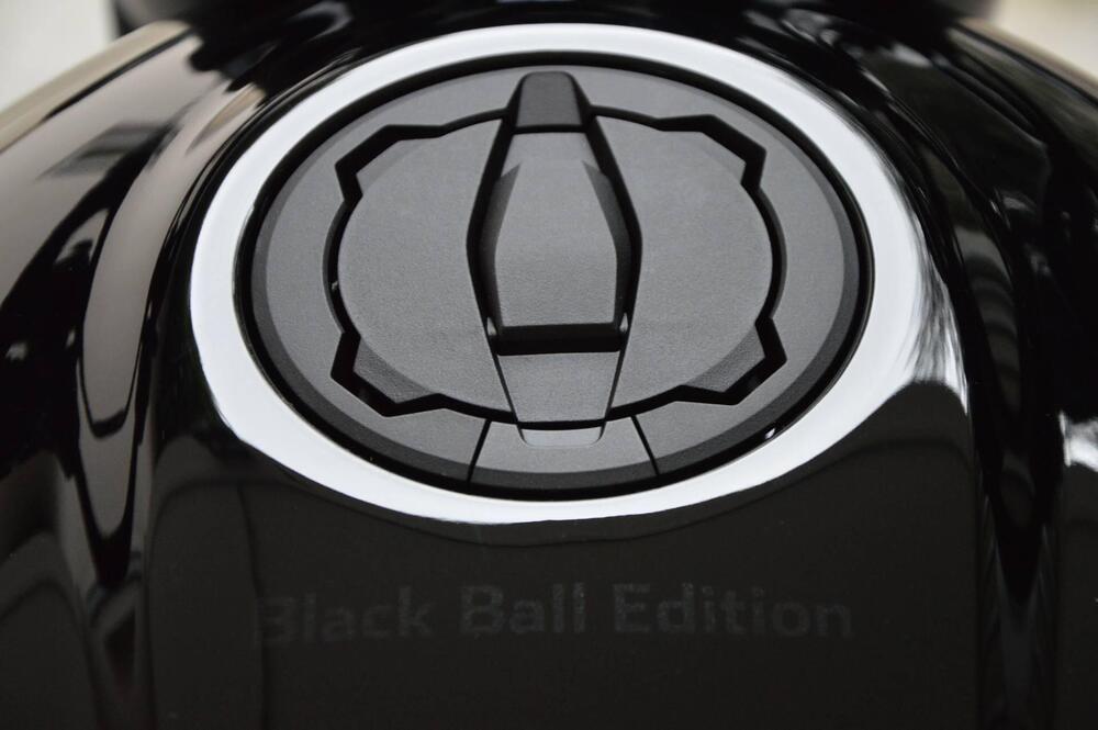 Kawasaki Z 900 RS Black Ball Edition (2026) (13)