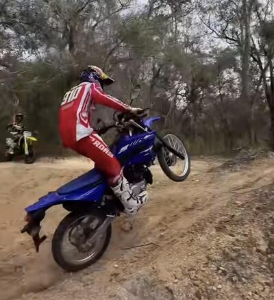 Carson Brown fa impazzire il web con una Yamaha WR 125 [VIDEO]